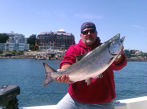 021_guyinred_fish 021_guyinred_fish